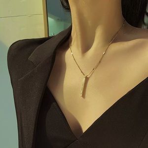 Mother of pearl bar necklace